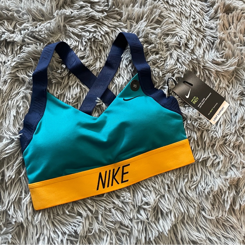 NWT Nike Pro Indy Light Support Padded Crossback Sports Bra